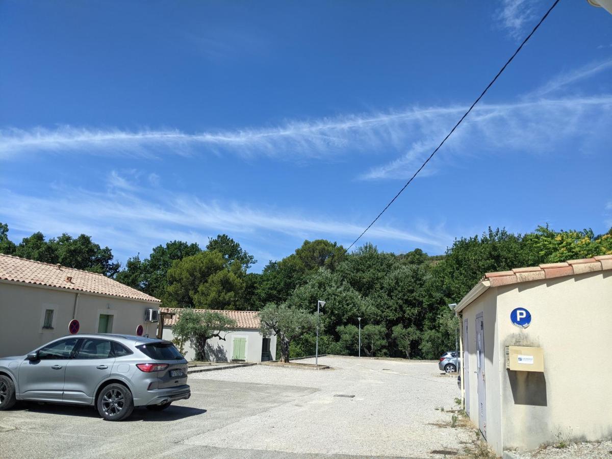 Maisonnette Dans Domaine Avec Piscine A Nyons, Pays Des Olives Kültér fotó