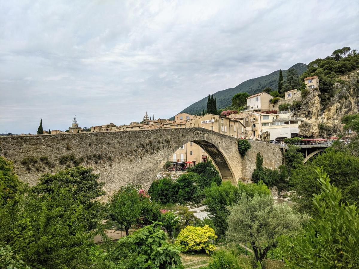 Maisonnette Dans Domaine Avec Piscine A Nyons, Pays Des Olives Kültér fotó