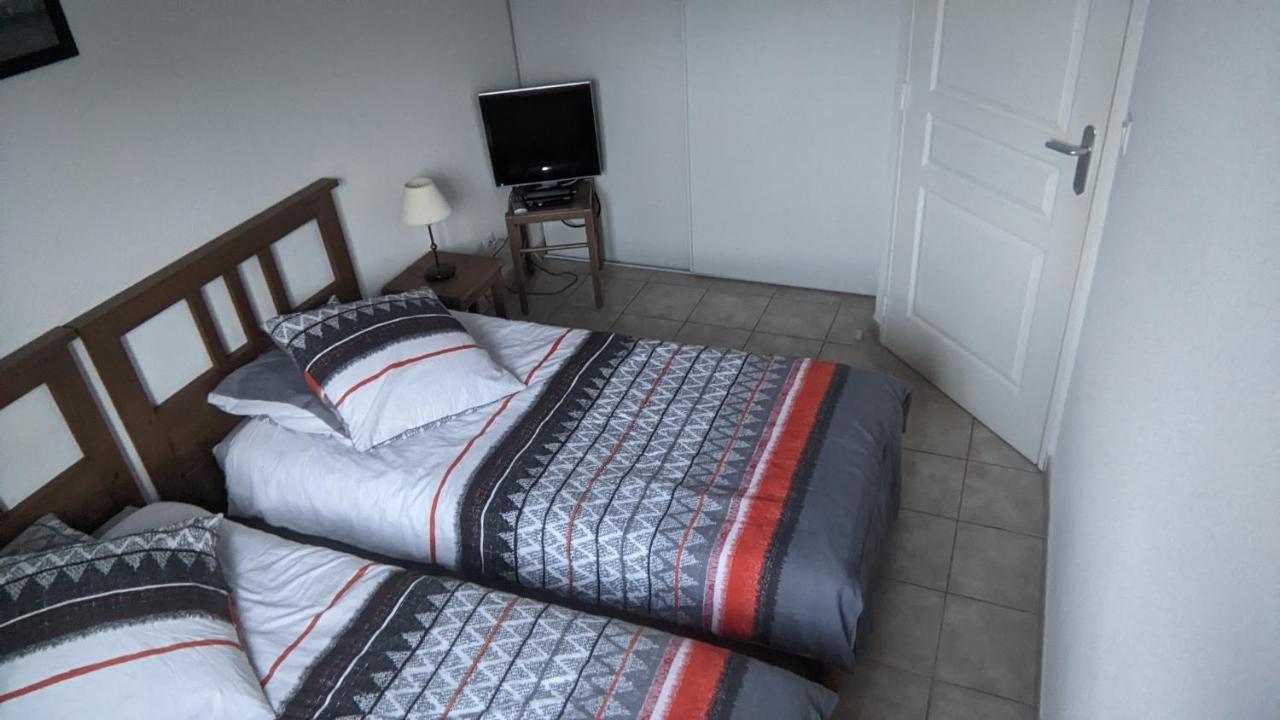Maisonnette Dans Domaine Avec Piscine A Nyons, Pays Des Olives Kültér fotó